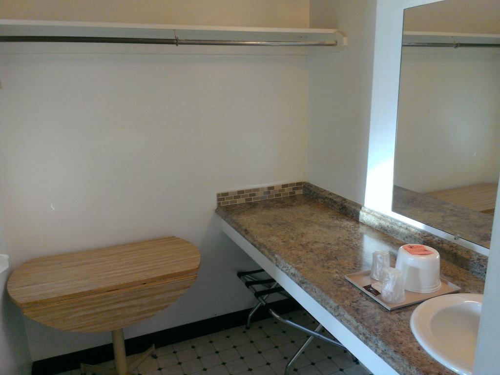Motel 8 Willcox Quarto foto